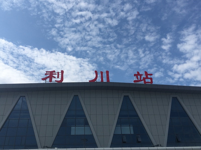 客運車站進、出站通道區(qū)有哪些靜態(tài)標識？